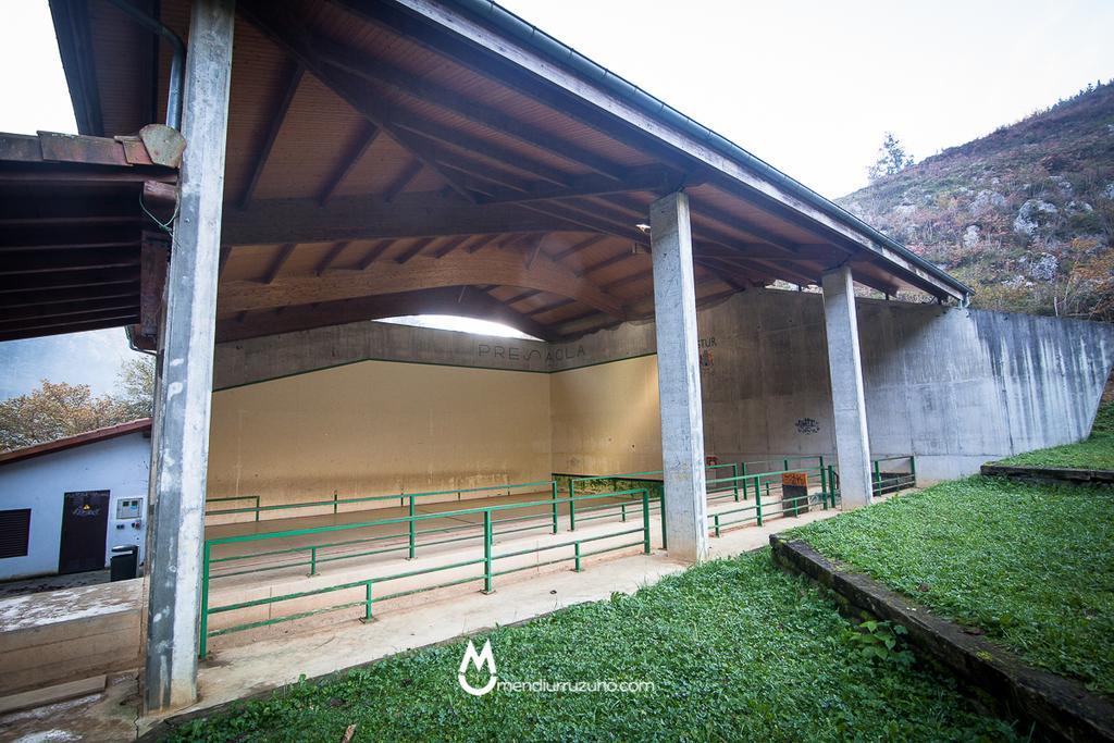 Casa Rural Eleizondo Haundia Itziar Exterior photo